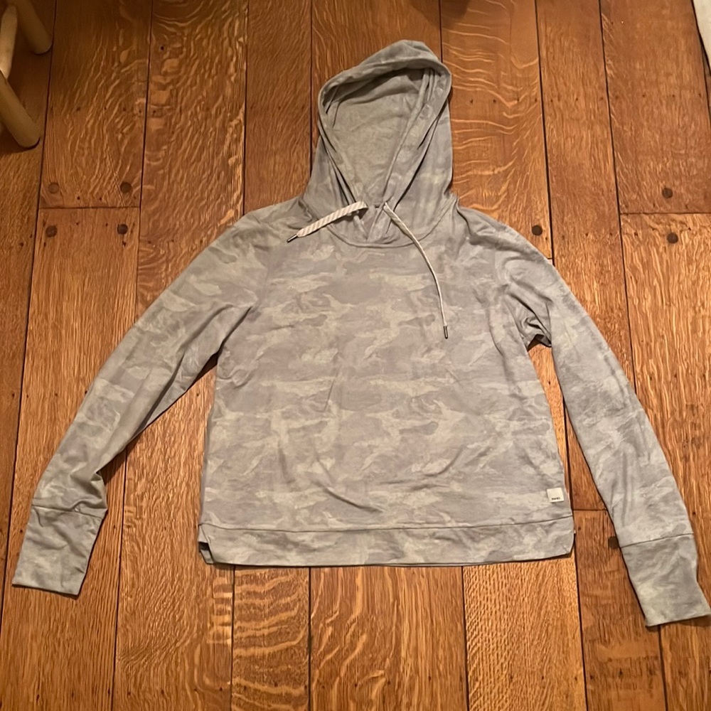 Vuori- Halo Essential Hoodie in Pale Heather Camo- Soft and lightweight material